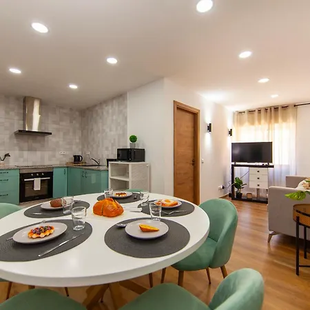 B55 - Santo Amaro Hill Apartment *